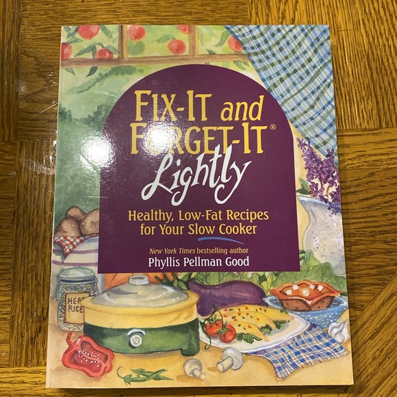 Great Condition Set of 2 Fix it and Forget it Cookbooks - Picture 2 of 5